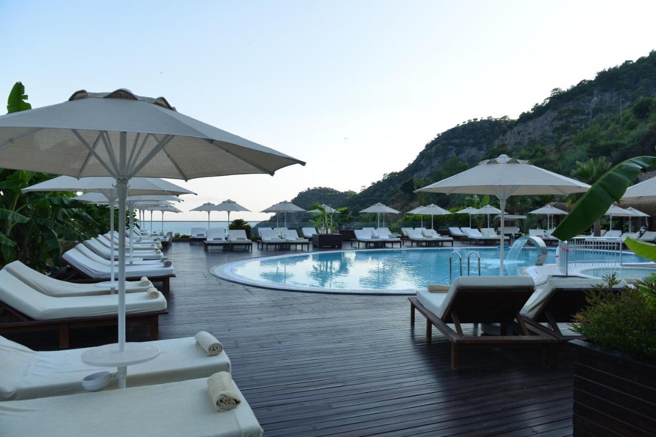 Manaspark Deluxe Готель 4*
